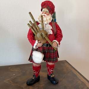 2001 Possible Dreams Clothtique Highland Heritage Scottish Santa 730004